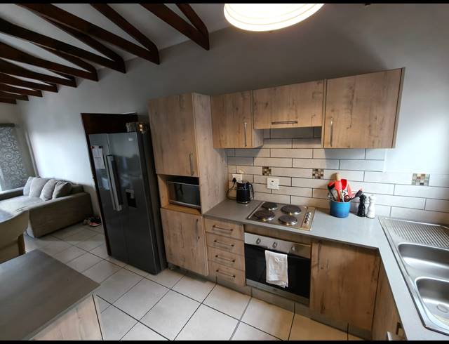 2 BEDROOM APARTMENT FOR SALE IN WATERKLOOF AH